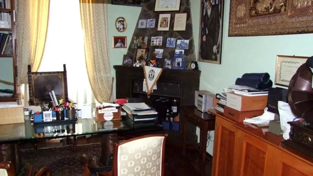 Bureau - Luxury Apartment with River View in Pontassieve