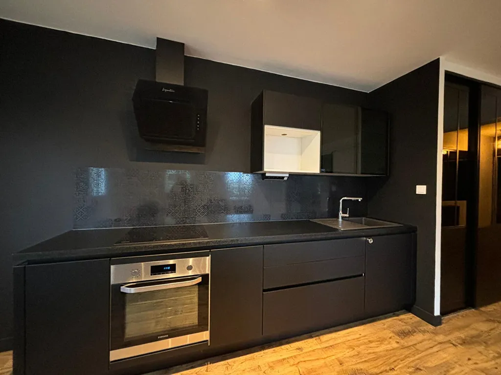 Köök - 2-Bedroom Flat with Intercom in Sens
