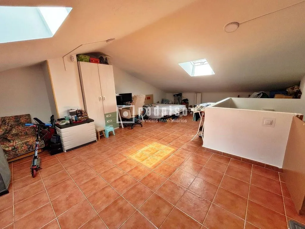 Toad - Semi-detached House with Garage in Alovera