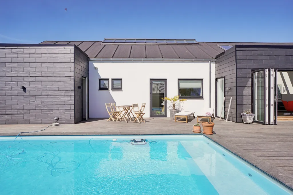 Bassein - Architect-Designed Villa with Park View in Stenløse