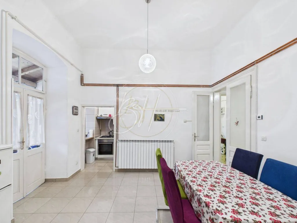 Söögituba - Apartment with Balcony in Pula Centre