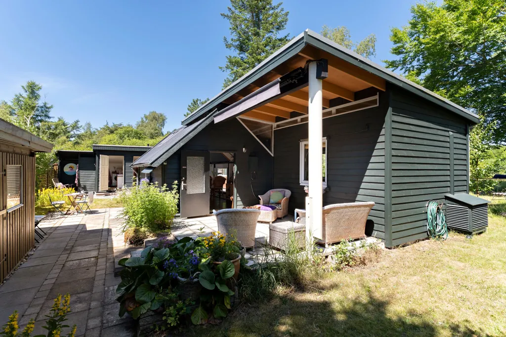 Aed - 1973 Summerhouse with Canal View in Grevinge