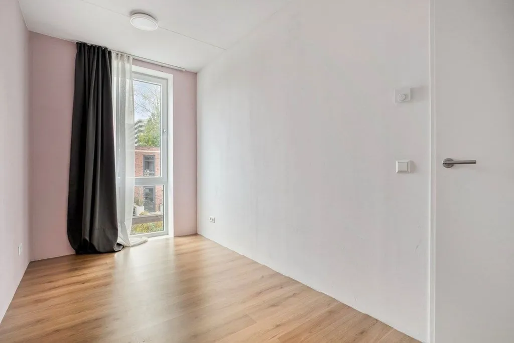 Pièces - 4-Bedroom Tussenwoning with Garden in Hillegersberg, Rotterdam