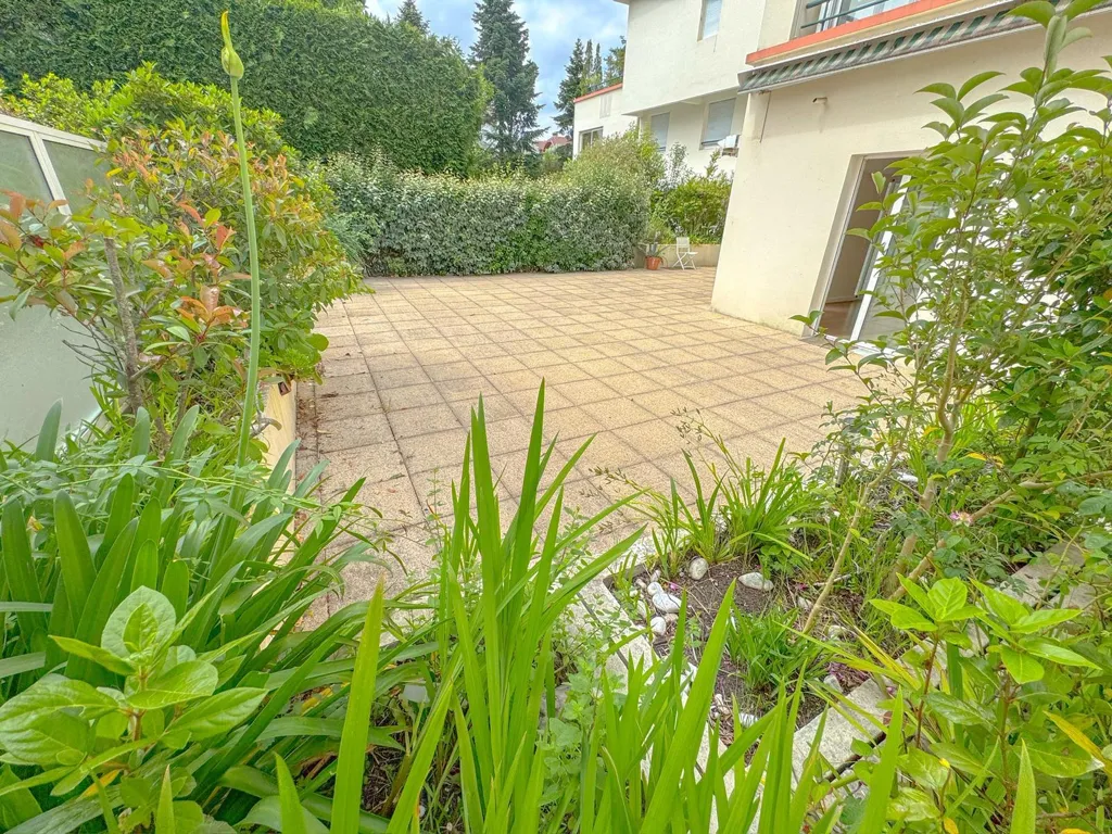 Aed - Apartment with 100m² Terrace in Arènes Quarter