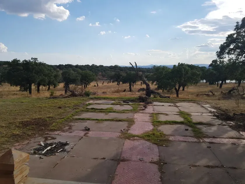 Terrass - Restaurant for Renovation in Santibáñez el Alto