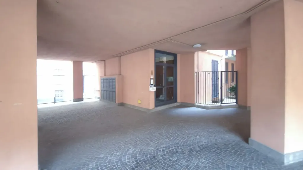 Garaaž - Apartment with Balcony in Central Casale Monferrato