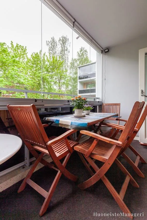 Balcony - Spacious 3-Bedroom Flat with Balcony in Olari, Espoo