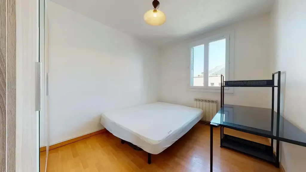 4-toaline korter asukohas Grenoble