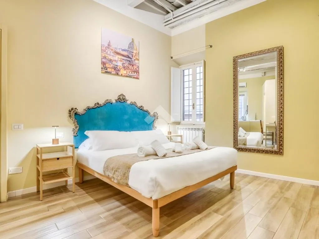 Chambres - Historic Two-Unit Apartment in Rome's Historic Centre
