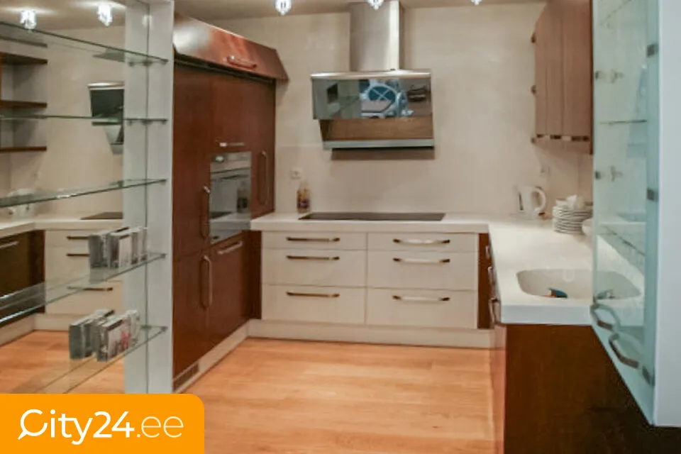 Cuisine - 4-Bedroom Apartment with Historical Features in Old Riga