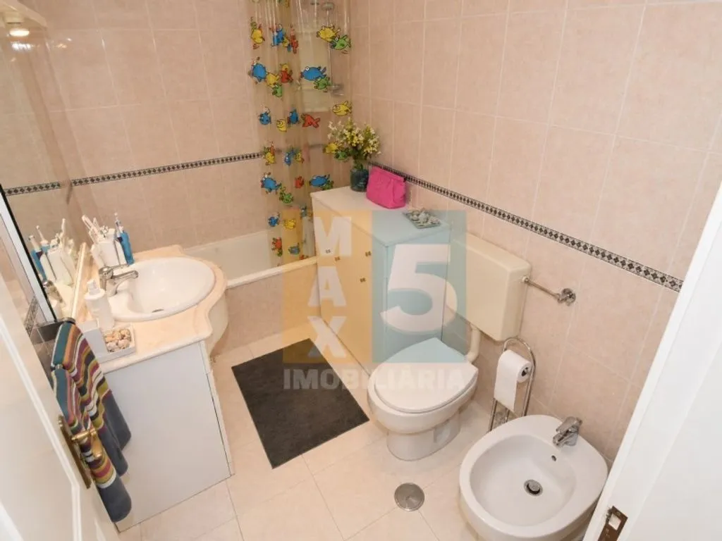 Vannitoad - Luxury Duplex Flat with Garage in Odivelas