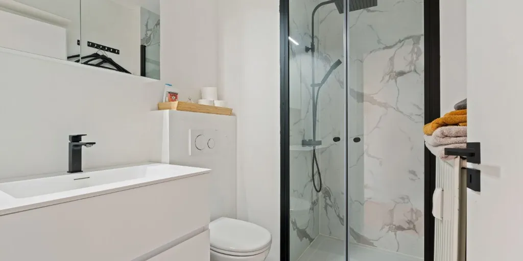 Salles de bain - Studio avec Salle de Nuit au Centre de Koksijde