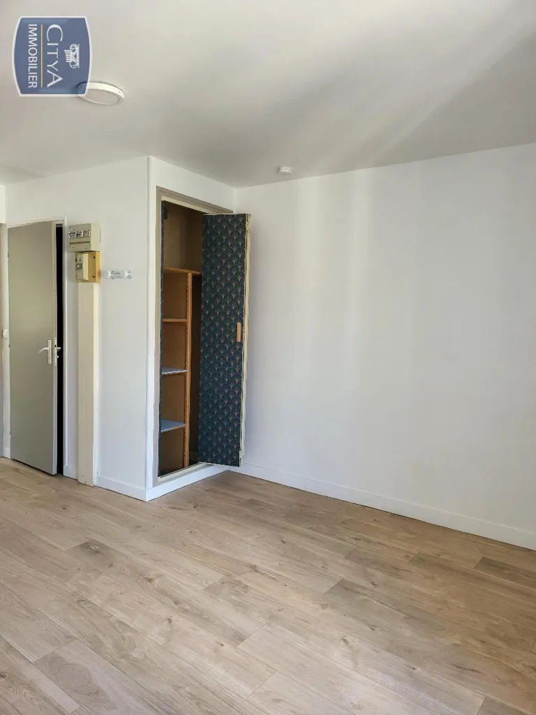 Pièces - Appartement Rénové au Calme à Poitiers