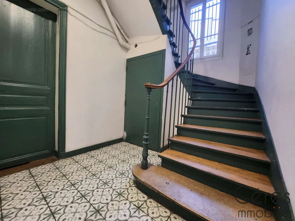 Stanze - 3-Piece Flat with Metro Access in Pantin