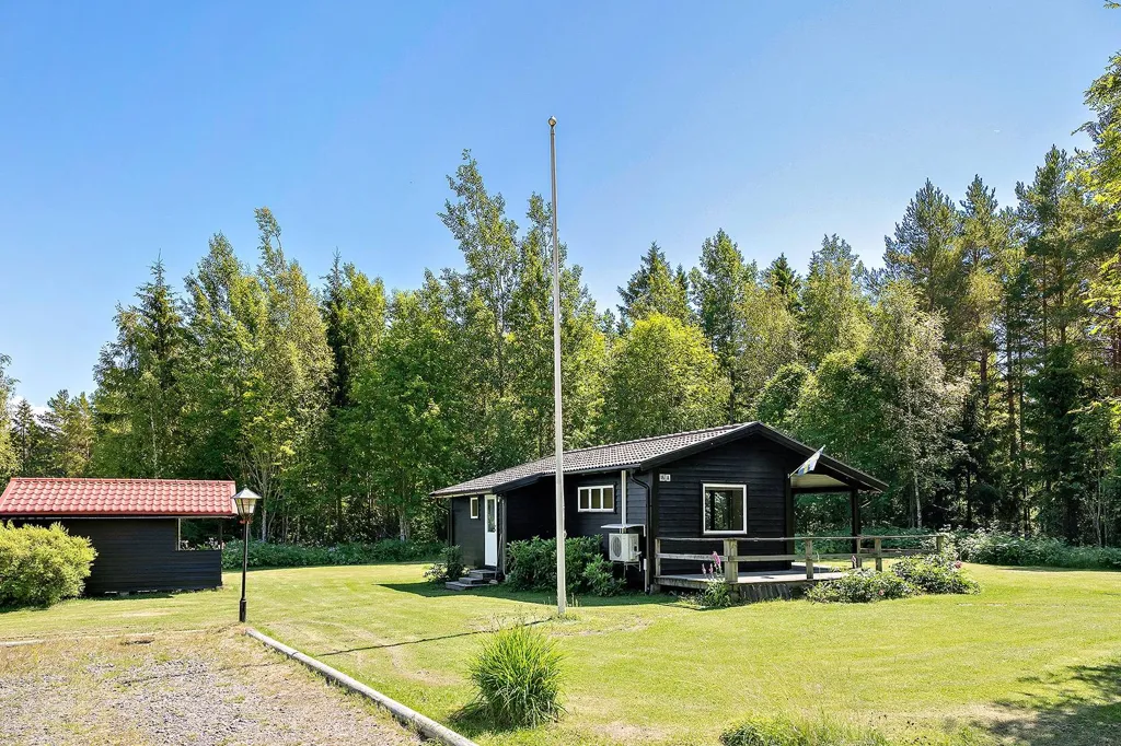 Välivaade - 1973 Cottage with Garden on Mårön