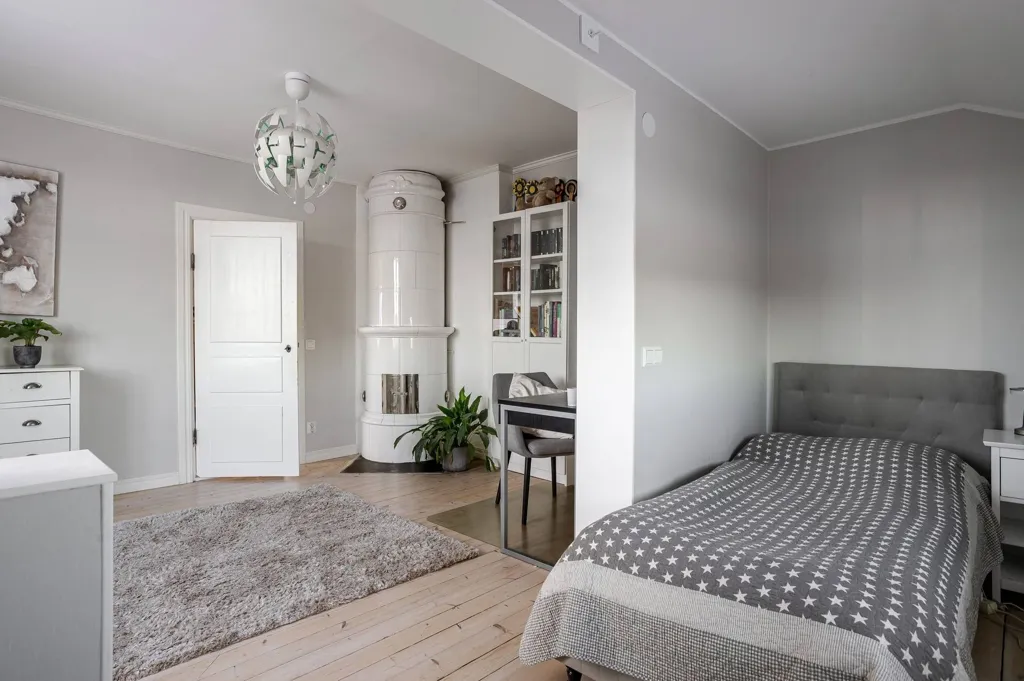 Bedrooms - Well-Maintained Farmhouse with Stables in Västernorrland