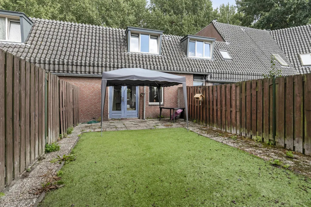2 magamistoaga maja asukohas Almere