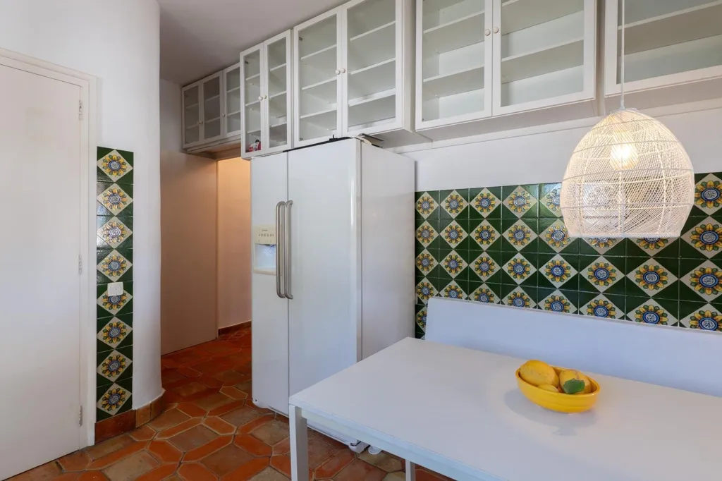 Cuisine - Mediterranean Villa with Pool in Pla del Mar