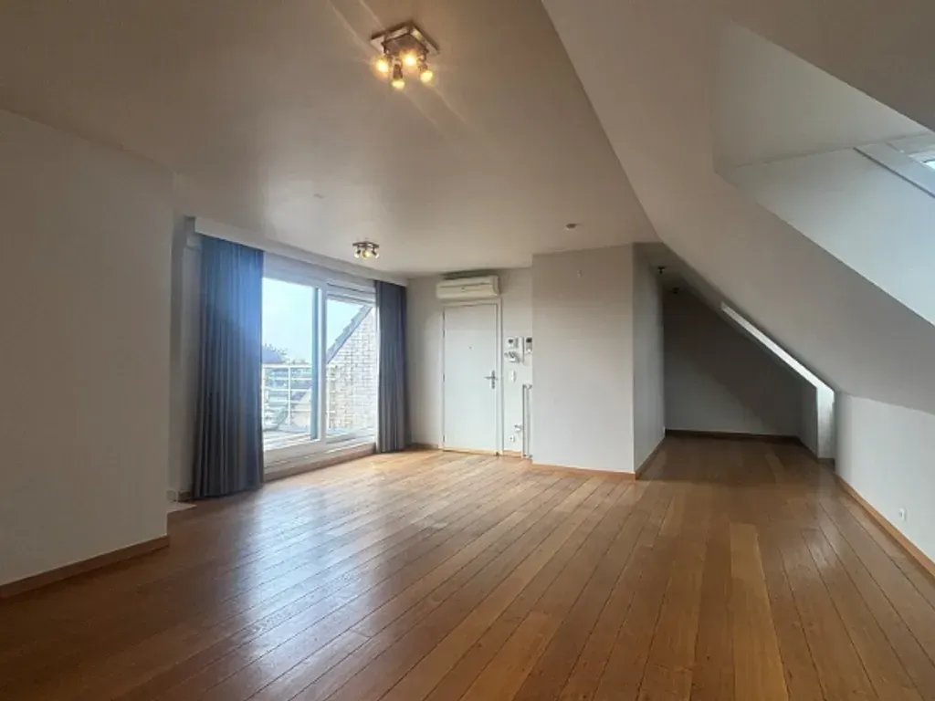 Toad - Penthouse with South-Facing Terrace in Roeselare