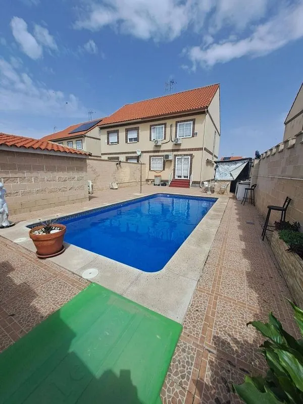 Bassein - Chalet with Pool in Las Ventas de Retamosa