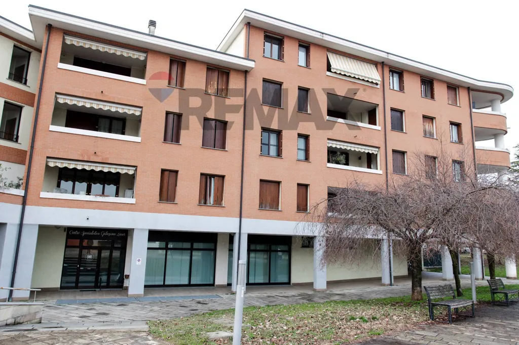 Extérieur - Commercial Space with Parking in Concorezzo