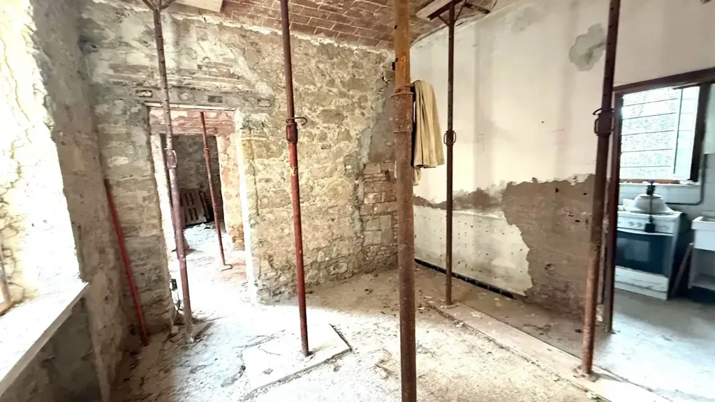 Rustic Tuscan Cottage in Pomaia