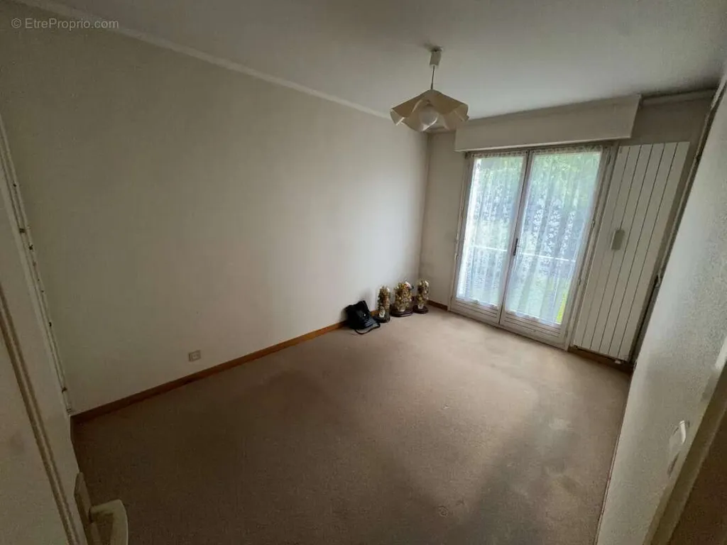 Chambres - Appartement 3 Pièces avec Garage à Roubaix