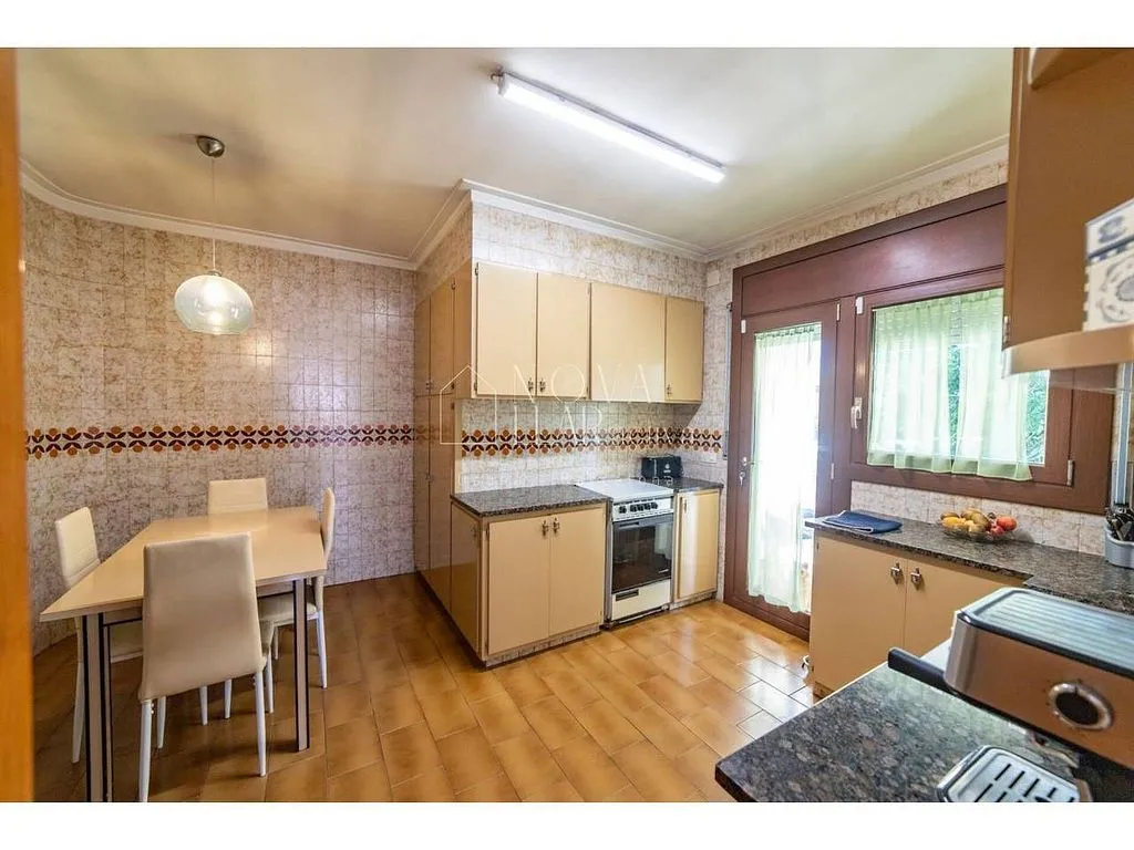 Cuisine - Chalet with Terrace and Garage in Tona