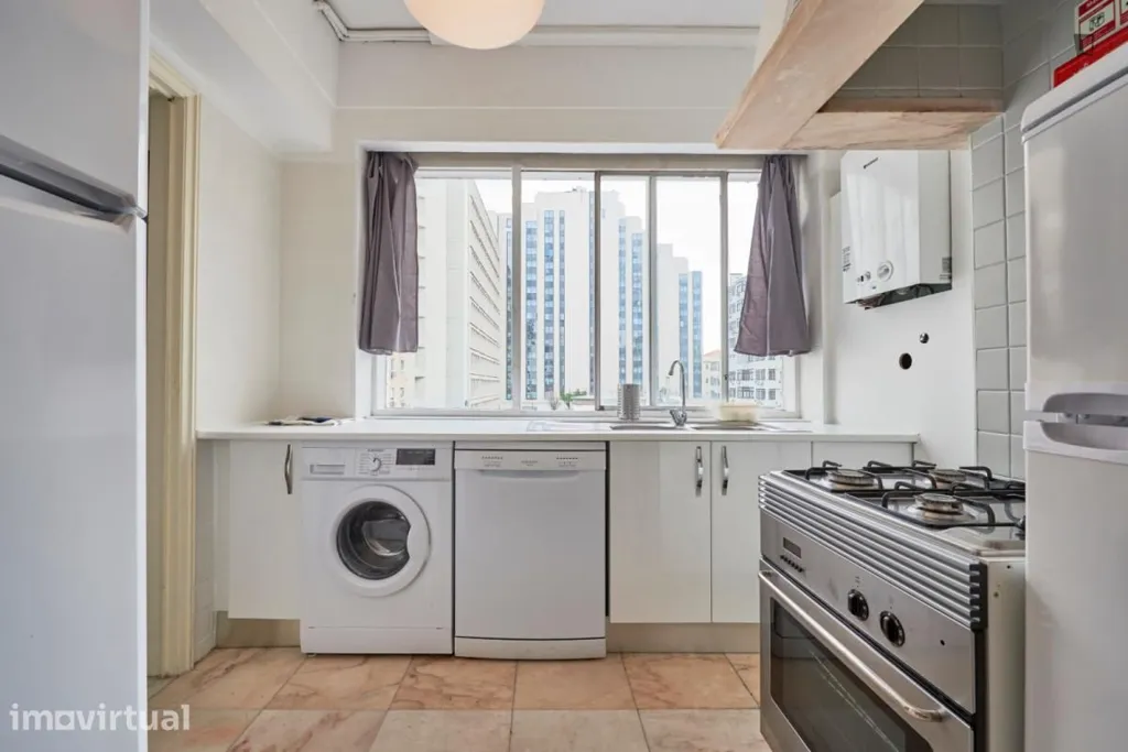 Kitchen - Student Room in Marquês de Pombal, Lisbon