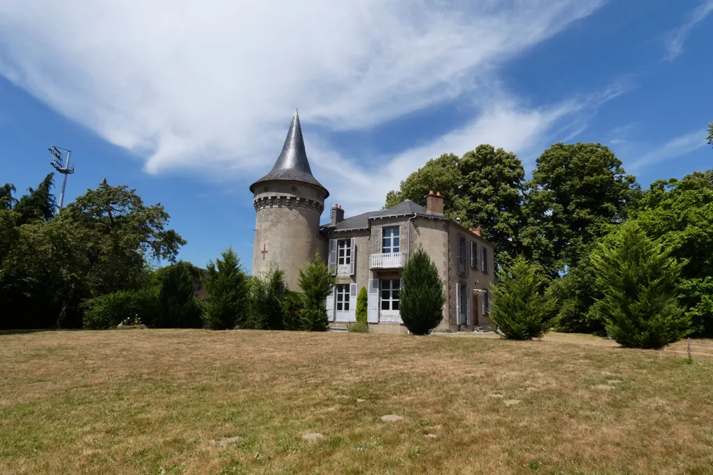 Esterno - Historic House with Tower in Guéret