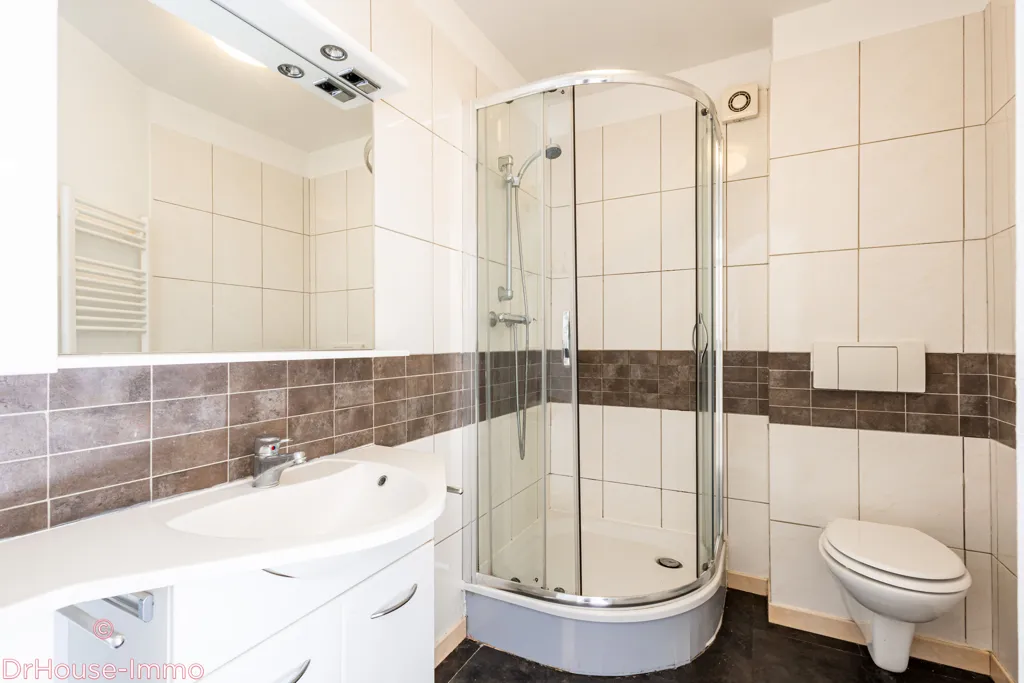Salles de bain - Maison avec Terrasse à Arcades dans Domaine Privé à Cogolin