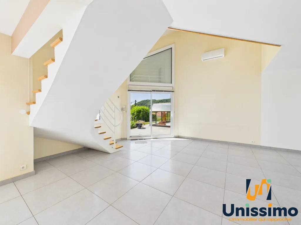 Elutuba - Contemporary House with Pool in Bart