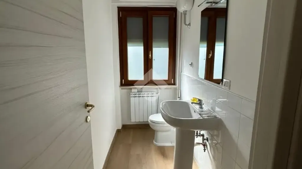 Salles de bain - Rented Office-Style Flat in Central Cassino