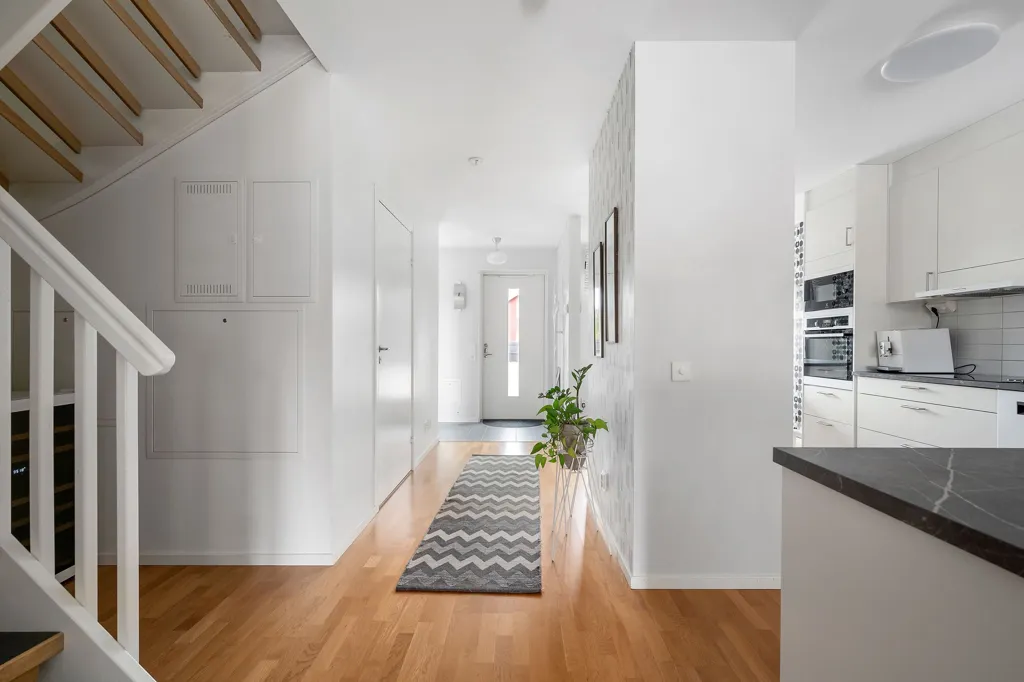 Ingresso - Well-Maintained Apartment with West Balcony in Skellefteå