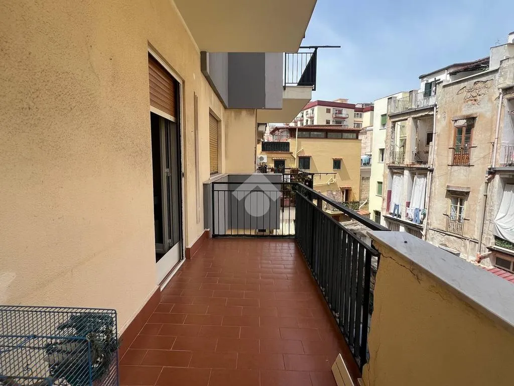 Balcon - Modernised Apartment with Balcony in Palermo