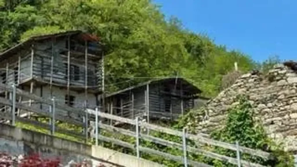 Extérieur - Rustic Cottage with Balcony in Samolaco
