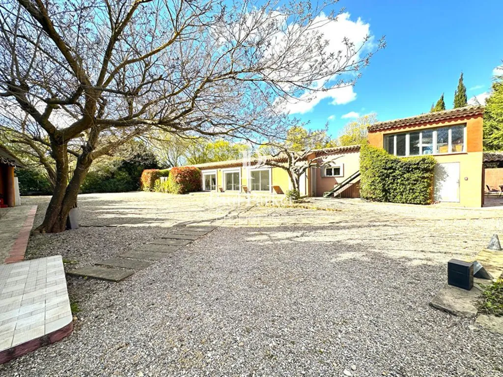 Extérieur - Villa Luxueuse avec Piscine à Grans