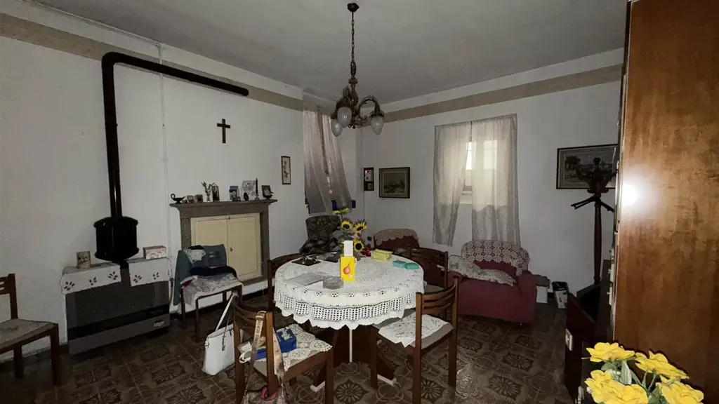 Salle à manger - Independent House with Dual Access in Gambolo'