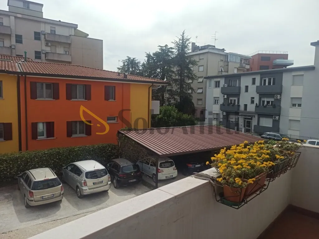 Balcon - Armed Tricamere with Terraces in Via Colonna