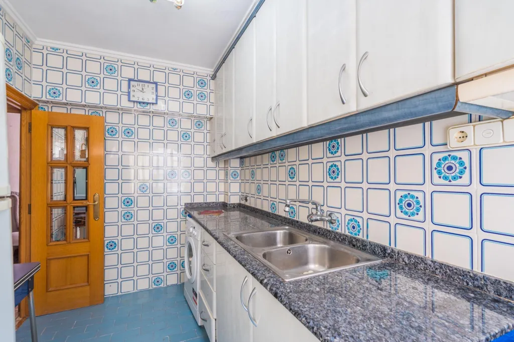 Cuisine - Apartment with Pool in Els Orriols, Valencia