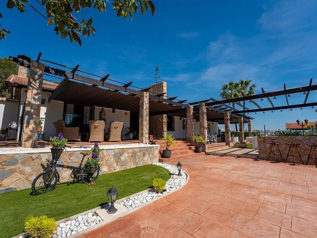 Terrass - Villa with Pool and Terrace in Los Dolses
