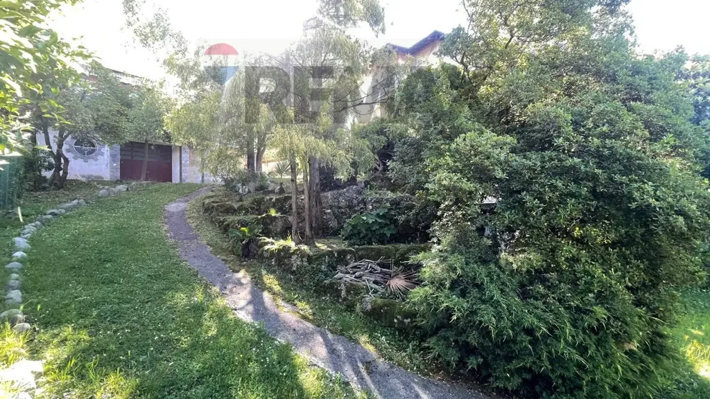 Aed - Villa with Lake View in Gavirate