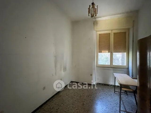 Bureau - Ground Floor Apartment with Garden in Macomer