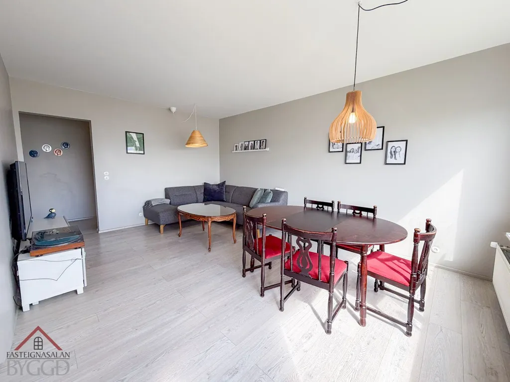 Söögituba - Apartment with South Balcony in Akureyri