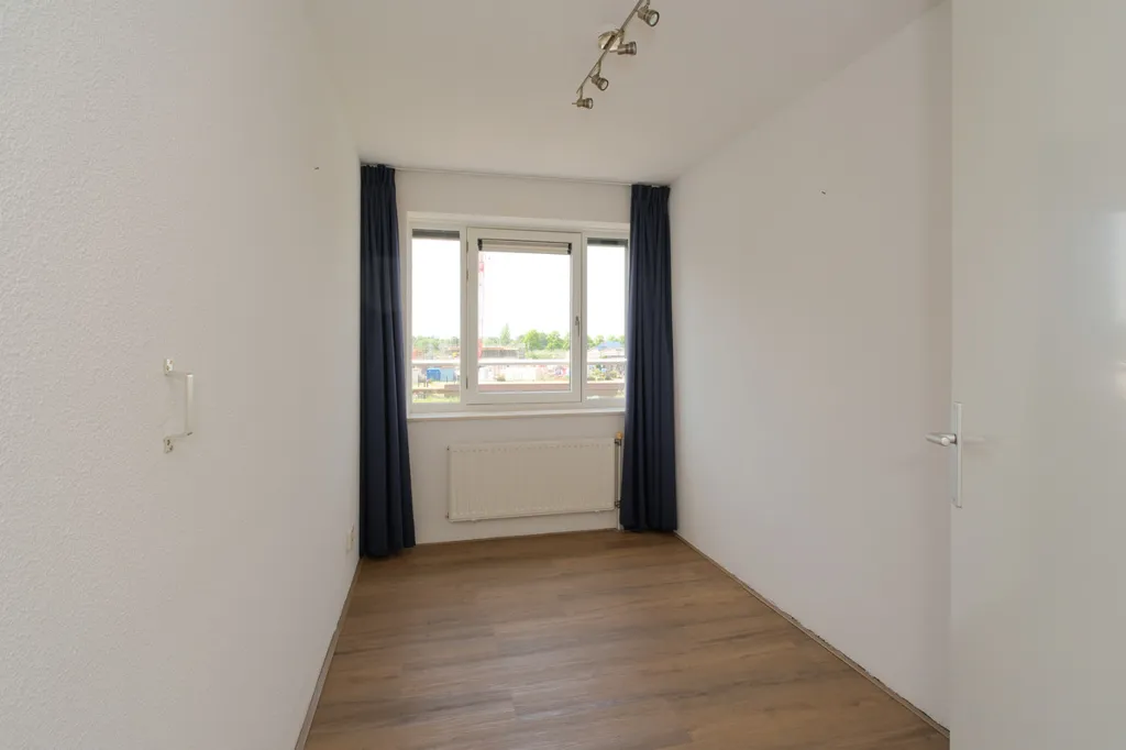 Pièces - Waterfront Flat with Dual Views in Almelo