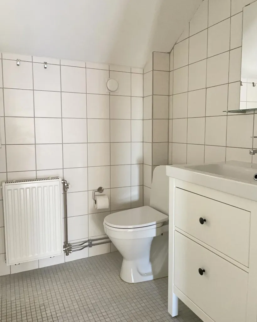 Salles de bain - Converted Church with Atelier in Gnesta