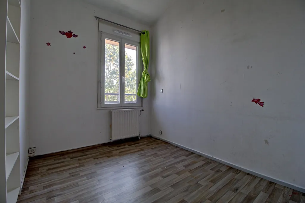 Pièces - Duplex Lumineux avec Terrasse au Dernier Étage à Cergy