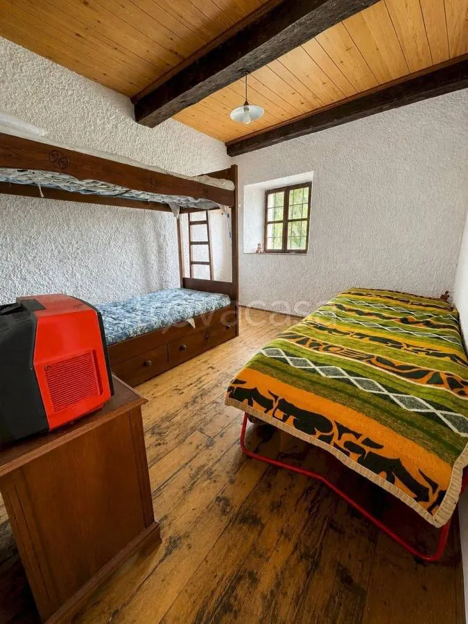 Chambres - Alpine Baita with Mountain Views in Canosio