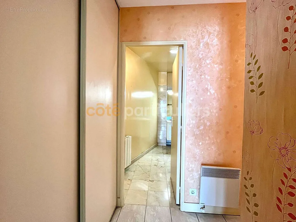 Hallway - Bright Apartment with Balcony in Royan Centre