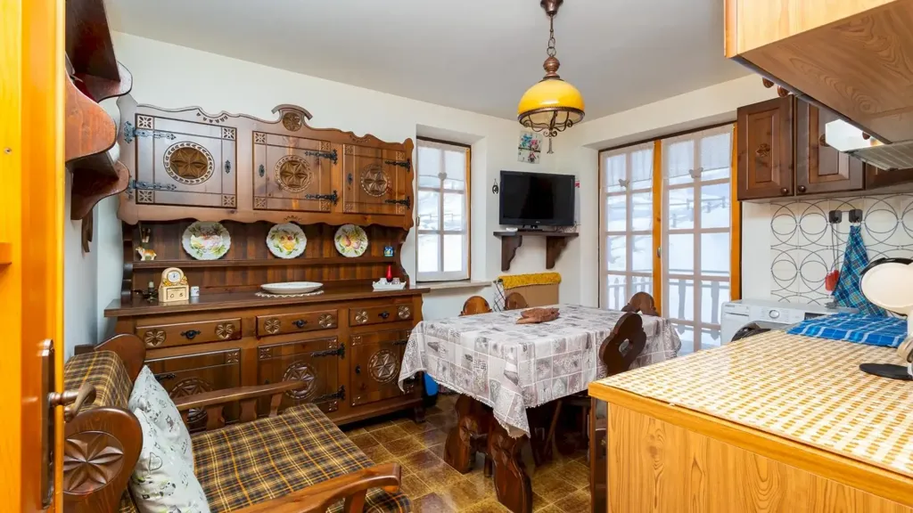 Söögituba - Two-room Flat with Terrace in Crissolo
